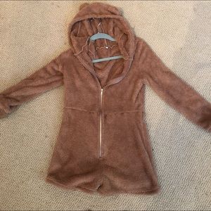 Lil bear onesie (kinda sexy) :)) NWOT